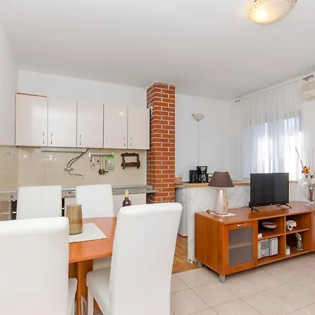 Apartament Derado